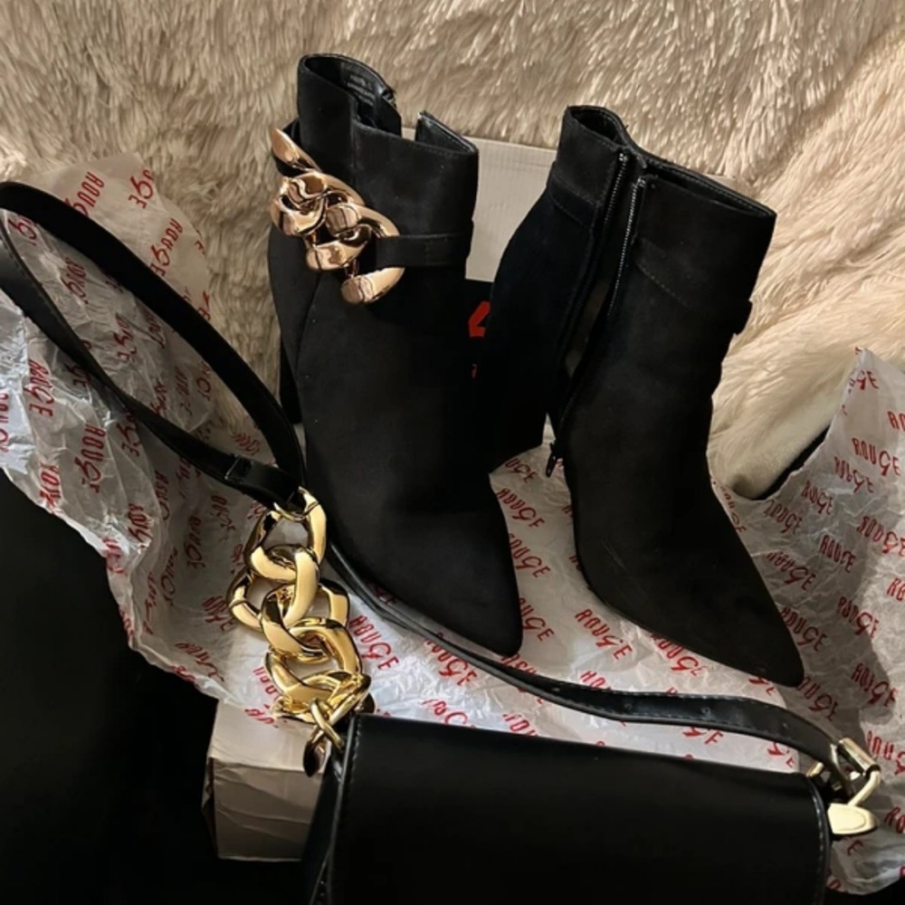 Elegant Black Ankle Boots with Gold Chain Accent